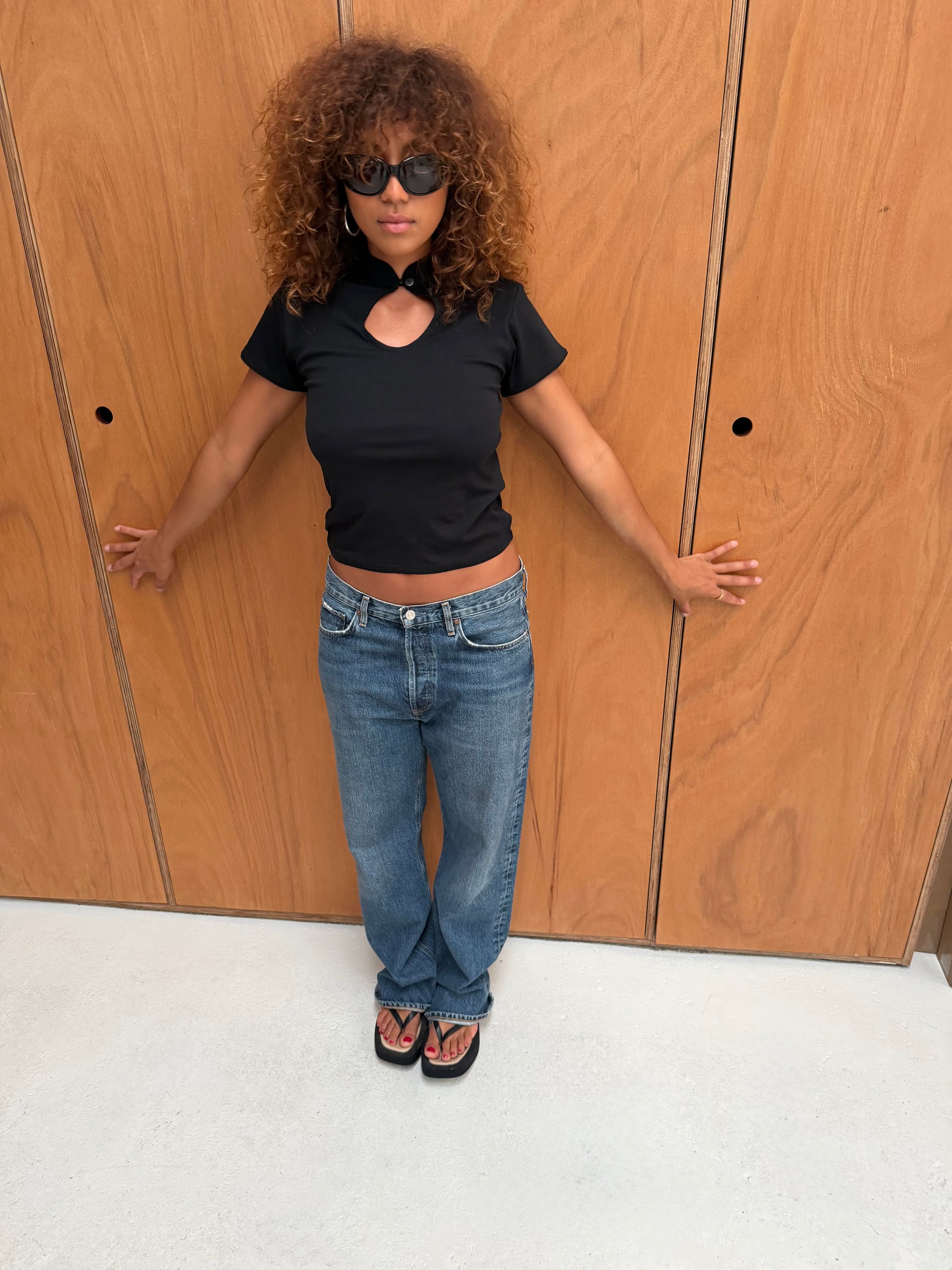 the lola top in noir
