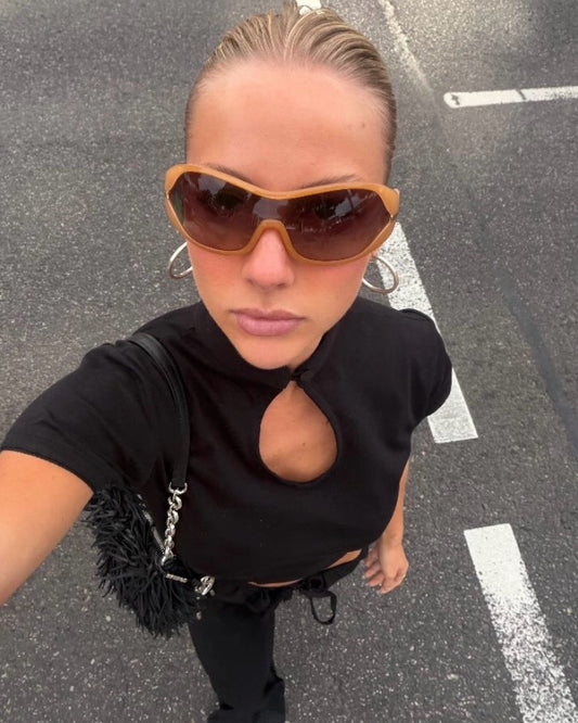 the lola top in noir