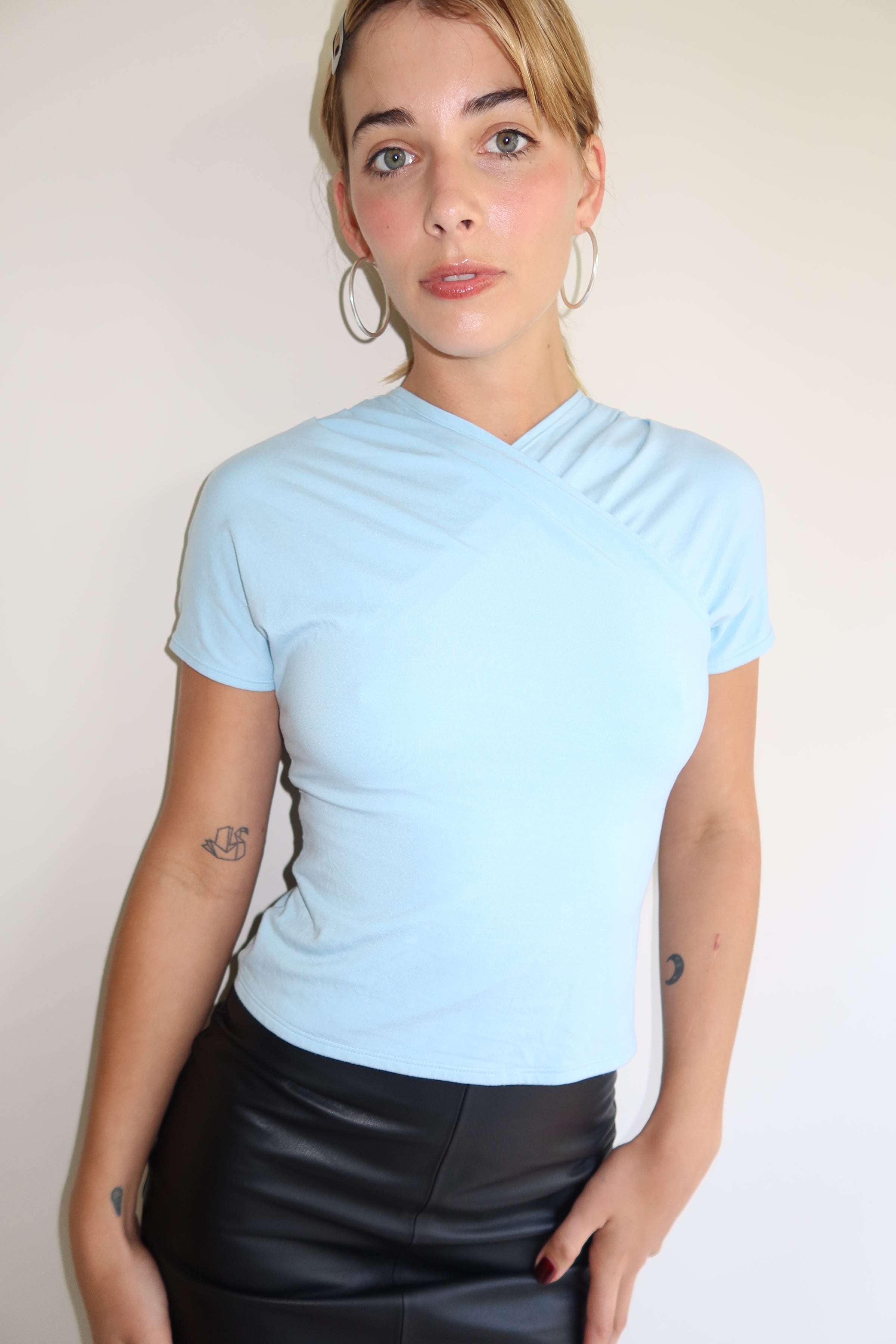 the romy top baby blue